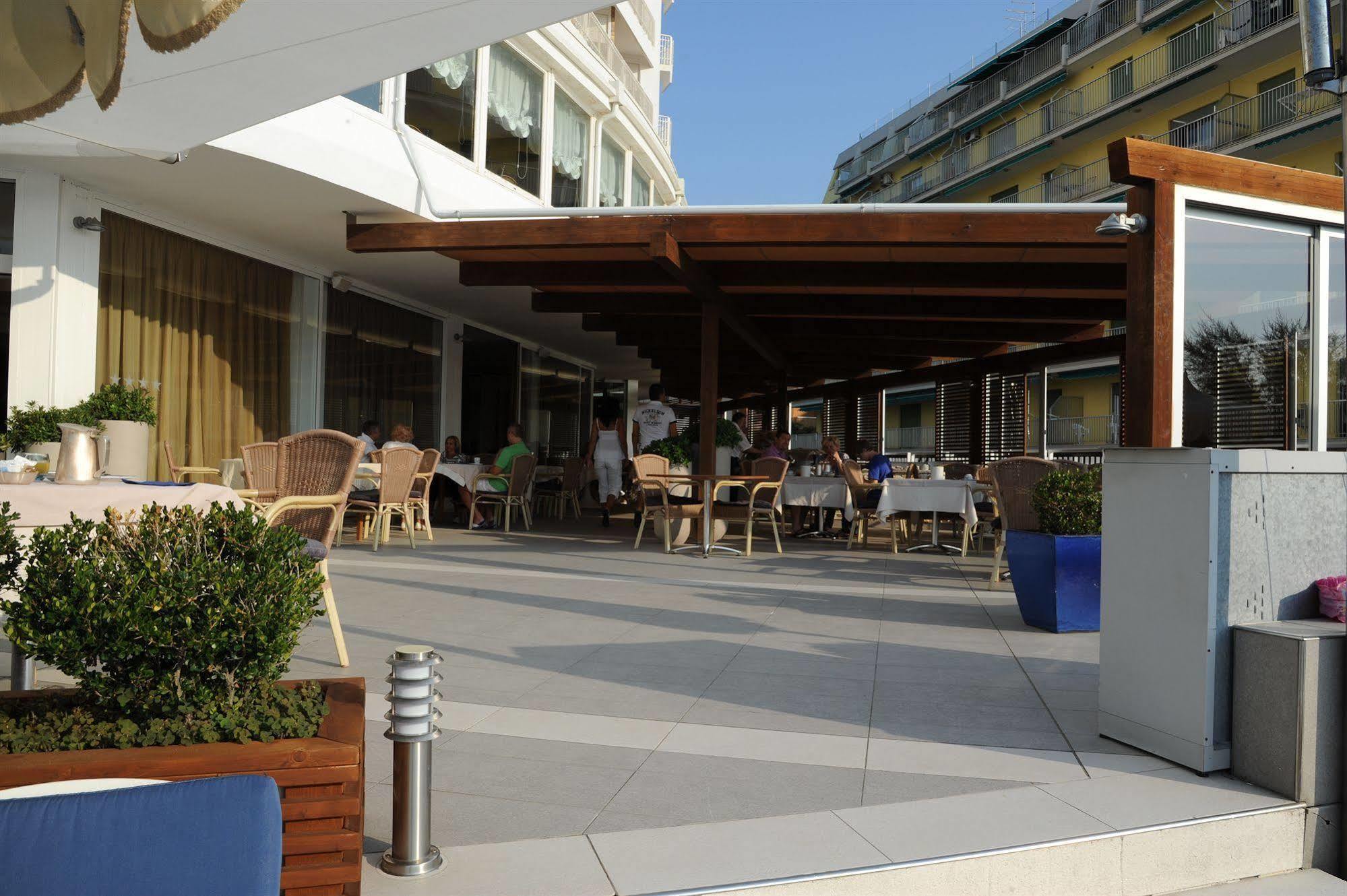 Hotel Delle Nazioni Τζεσόλο Λίντο Εξωτερικό φωτογραφία